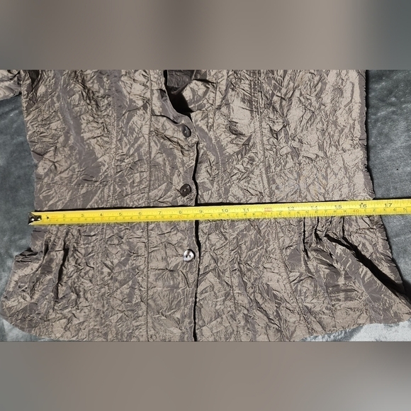 Chicos Jacket Size 0 Crinkled Sheen Jolena 3/4 Sleeve Open Front Egyptian Sand - Picture 7 of 8